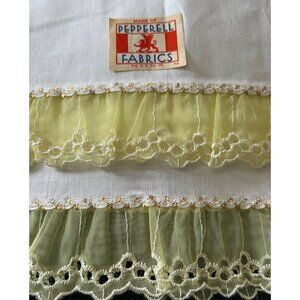 Vintage White Cotton  Pillowcase Set Yellow Eyelet Lace Trim Pepperell Fabrics